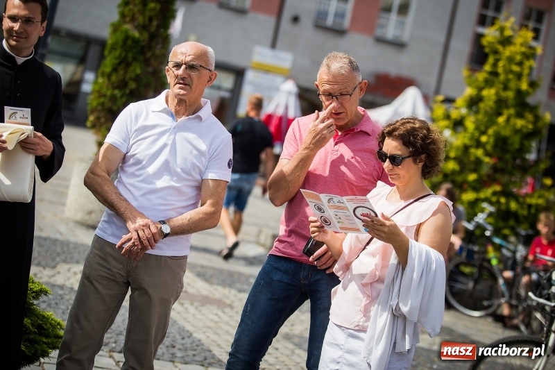 Zdjęcie w galerii na portalu naszraciborz.pl: Z Raciborza wyruszył kolejny rajd dookoła Polski wiadomości z regionu