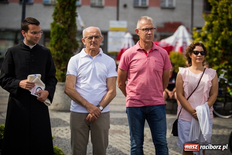 Zdjęcie w galerii na portalu naszraciborz.pl: Z Raciborza wyruszył kolejny rajd dookoła Polski wiadomości z regionu