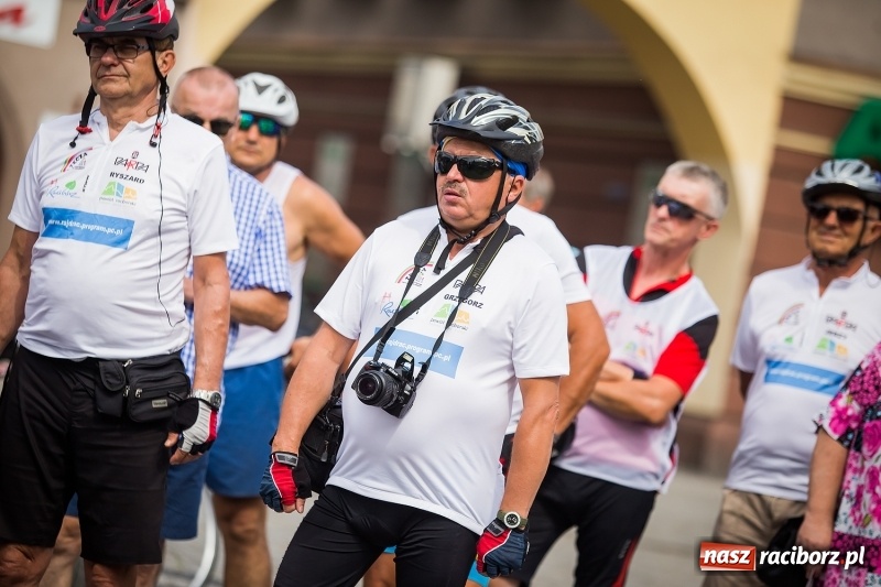 Zdjęcie w galerii na portalu naszraciborz.pl: Z Raciborza wyruszył kolejny rajd dookoła Polski wiadomości z regionu