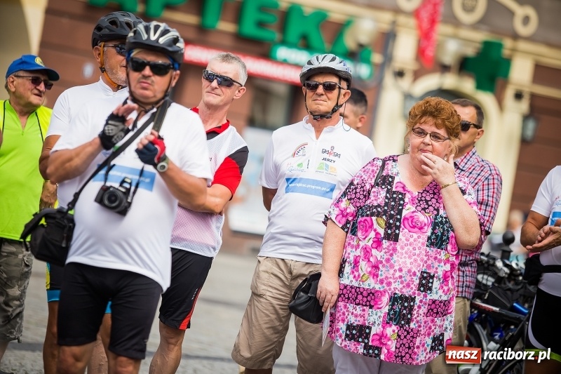Zdjęcie w galerii na portalu naszraciborz.pl: Z Raciborza wyruszył kolejny rajd dookoła Polski wiadomości z regionu