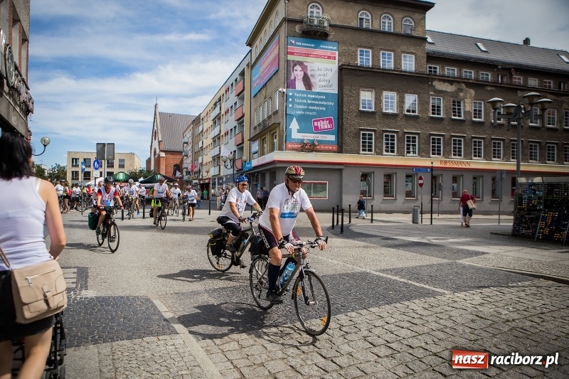 Zdjęcie w galerii na portalu naszraciborz.pl: Z Raciborza wyruszył kolejny rajd dookoła Polski wiadomości z regionu