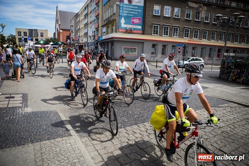 Zdjęcie w galerii na portalu naszraciborz.pl: Z Raciborza wyruszył kolejny rajd dookoła Polski wiadomości z regionu