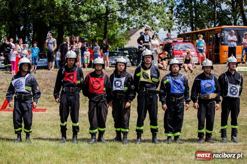 Zdjęcie w galerii na portalu naszraciborz.pl: Gminne zawody sportowo-pożarnicze w Jankowicach. OSP Turze zgarnęła wszystko wiadomości z regionu