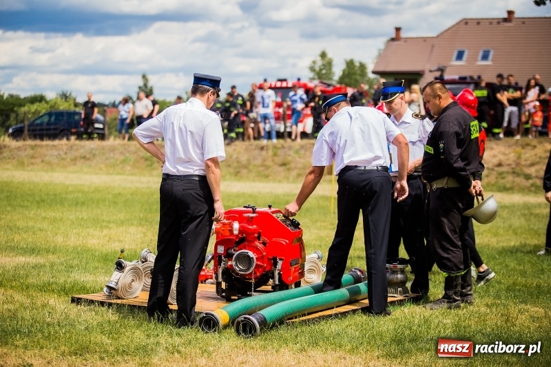 Zdjęcie w galerii na portalu naszraciborz.pl: Gminne zawody sportowo-pożarnicze w Jankowicach. OSP Turze zgarnęła wszystko wiadomości z regionu
