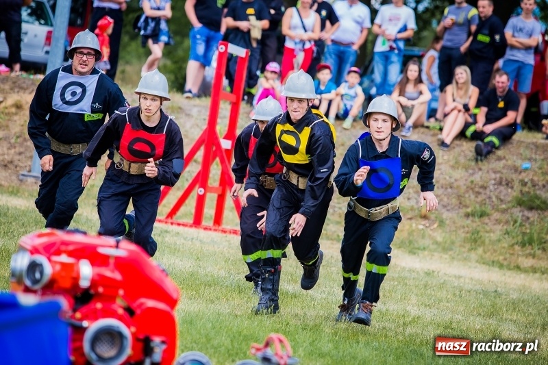 Zdjęcie w galerii na portalu naszraciborz.pl: Gminne zawody sportowo-pożarnicze w Jankowicach. OSP Turze zgarnęła wszystko wiadomości z regionu