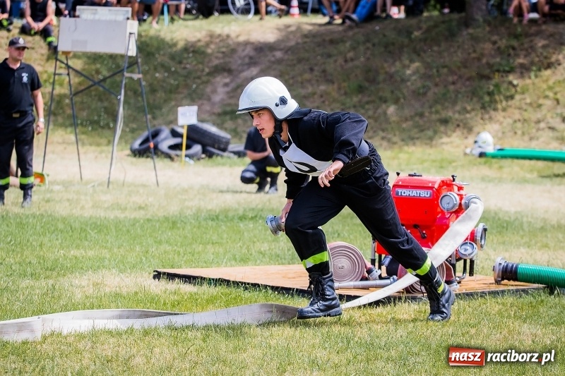 Zdjęcie w galerii na portalu naszraciborz.pl: Gminne zawody sportowo-pożarnicze w Jankowicach. OSP Turze zgarnęła wszystko wiadomości z regionu