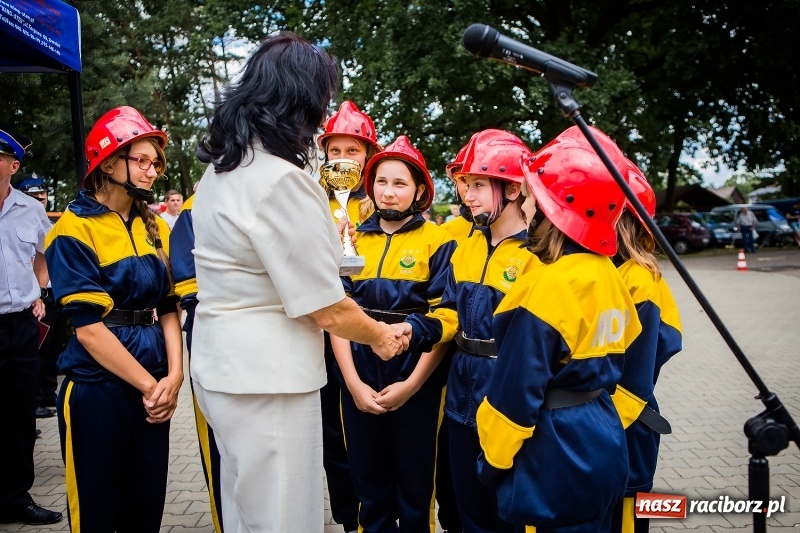Zdjęcie w galerii na portalu naszraciborz.pl: Gminne zawody sportowo-pożarnicze w Jankowicach. OSP Turze zgarnęła wszystko wiadomości z regionu