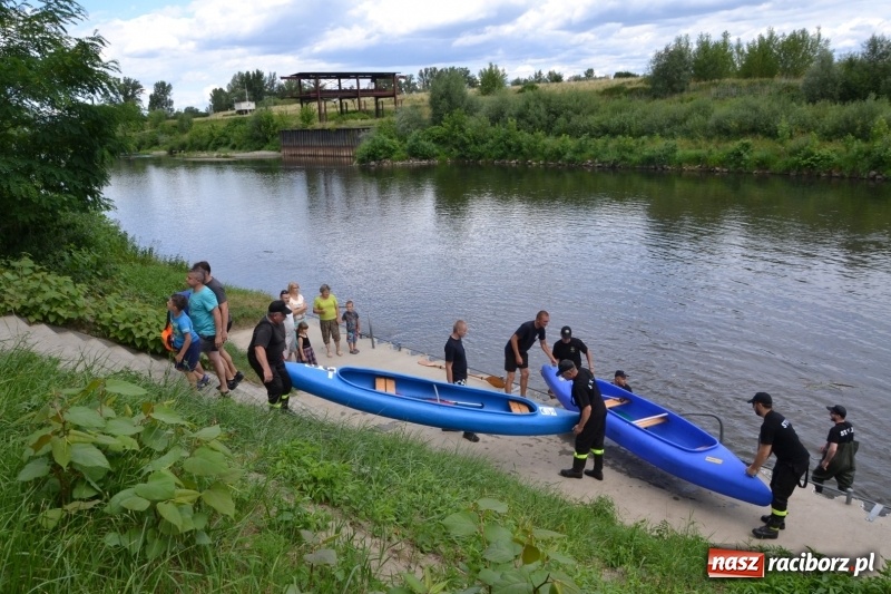 Zdjęcie w galerii na portalu naszraciborz.pl: Odra przyciąga coraz więcej turystów. Krzyżanowice i Bogumin otworzyły dziś nowy sezon na meandrach  wiadomości z regionu