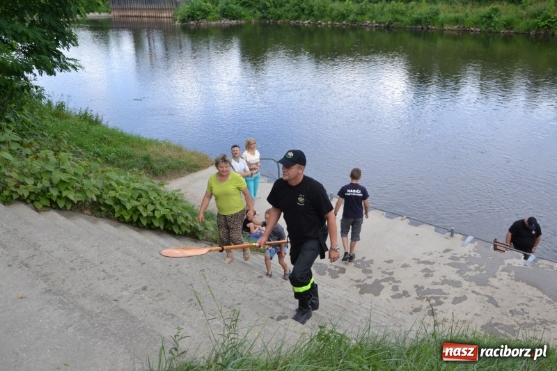Zdjęcie w galerii na portalu naszraciborz.pl: Odra przyciąga coraz więcej turystów. Krzyżanowice i Bogumin otworzyły dziś nowy sezon na meandrach  wiadomości z regionu
