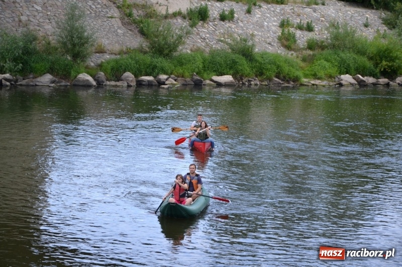 Zdjęcie w galerii na portalu naszraciborz.pl: Odra przyciąga coraz więcej turystów. Krzyżanowice i Bogumin otworzyły dziś nowy sezon na meandrach  wiadomości z regionu
