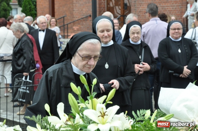 Zdjęcie w galerii na portalu naszraciborz.pl: Parafia w Brzeziu świętuje dziś 100-lecie obecności Sióstr Maryi Niepokalanej wiadomości z regionu