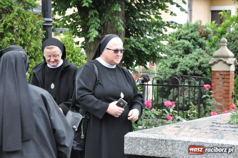 Zdjęcie w galerii na portalu naszraciborz.pl: Parafia w Brzeziu świętuje dziś 100-lecie obecności Sióstr Maryi Niepokalanej wiadomości z regionu