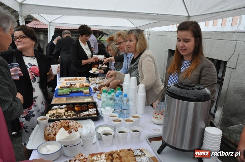 Zdjęcie w galerii na portalu naszraciborz.pl: Parafia w Brzeziu świętuje dziś 100-lecie obecności Sióstr Maryi Niepokalanej wiadomości z regionu