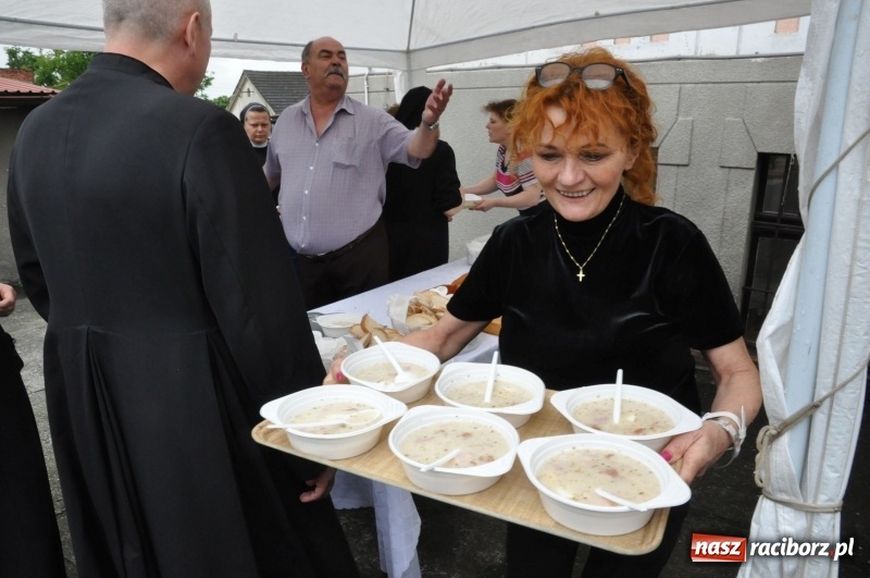 Zdjęcie w galerii na portalu naszraciborz.pl: Parafia w Brzeziu świętuje dziś 100-lecie obecności Sióstr Maryi Niepokalanej wiadomości z regionu