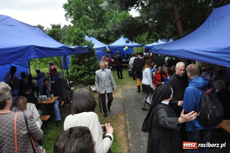 Zdjęcie w galerii na portalu naszraciborz.pl: Parafia w Brzeziu świętuje dziś 100-lecie obecności Sióstr Maryi Niepokalanej wiadomości z regionu