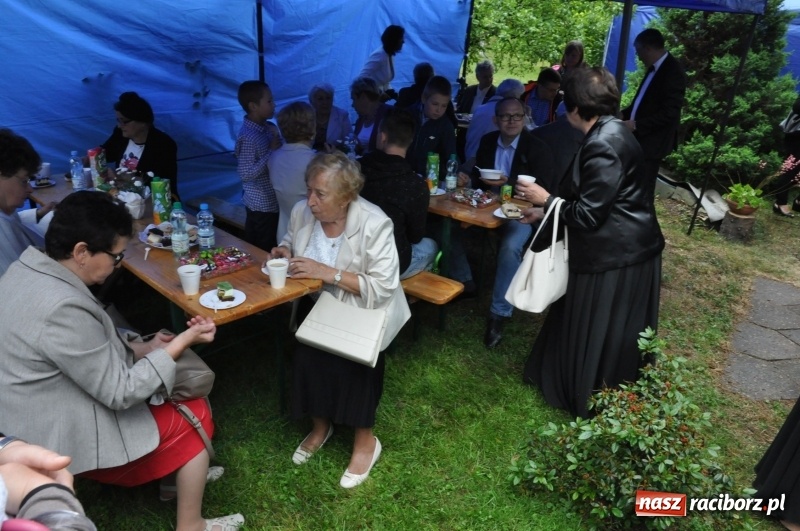 Zdjęcie w galerii na portalu naszraciborz.pl: Parafia w Brzeziu świętuje dziś 100-lecie obecności Sióstr Maryi Niepokalanej wiadomości z regionu