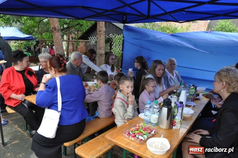 Zdjęcie w galerii na portalu naszraciborz.pl: Parafia w Brzeziu świętuje dziś 100-lecie obecności Sióstr Maryi Niepokalanej wiadomości z regionu