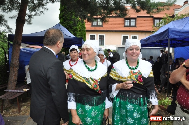Zdjęcie w galerii na portalu naszraciborz.pl: Parafia w Brzeziu świętuje dziś 100-lecie obecności Sióstr Maryi Niepokalanej wiadomości z regionu