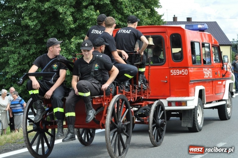 Zdjęcie w galerii na portalu naszraciborz.pl: Parada sikawek konnych w Bieńkowicach wiadomości z regionu