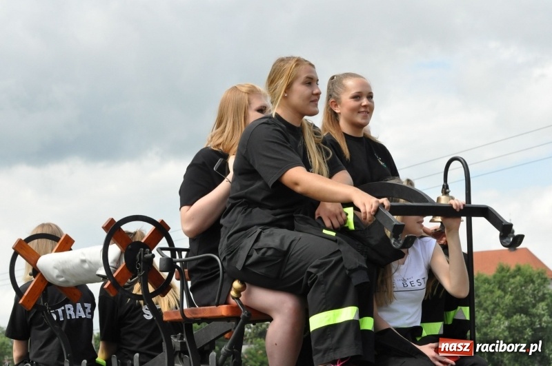 Zdjęcie w galerii na portalu naszraciborz.pl: Parada sikawek konnych w Bieńkowicach wiadomości z regionu