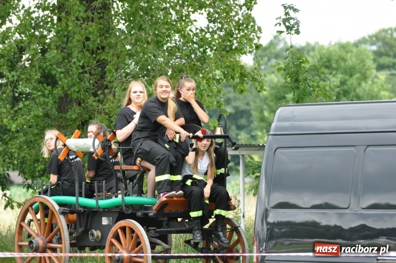 Zdjęcie w galerii na portalu naszraciborz.pl: Parada sikawek konnych w Bieńkowicach wiadomości z regionu
