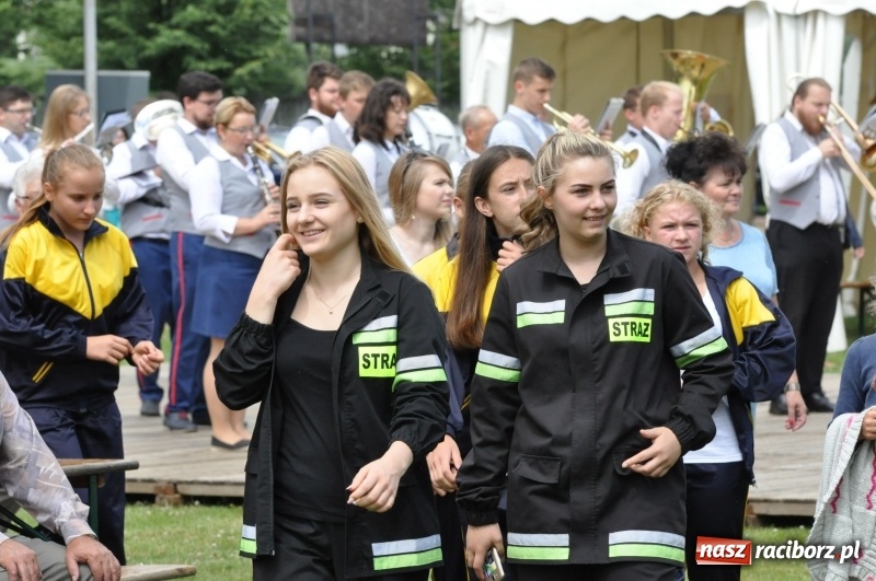 Zdjęcie w galerii na portalu naszraciborz.pl: Parada sikawek konnych w Bieńkowicach wiadomości z regionu