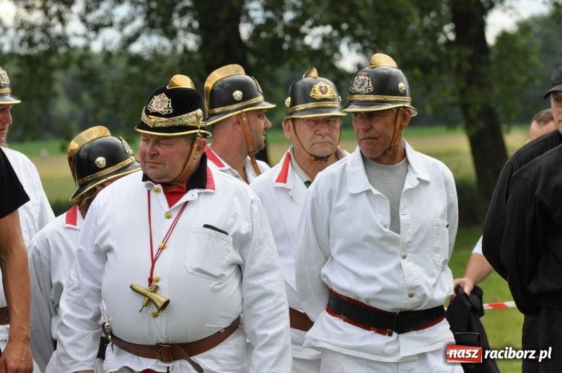Zdjęcie w galerii na portalu naszraciborz.pl: Parada sikawek konnych w Bieńkowicach wiadomości z regionu