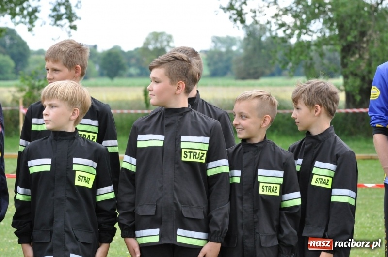 Zdjęcie w galerii na portalu naszraciborz.pl: Parada sikawek konnych w Bieńkowicach wiadomości z regionu