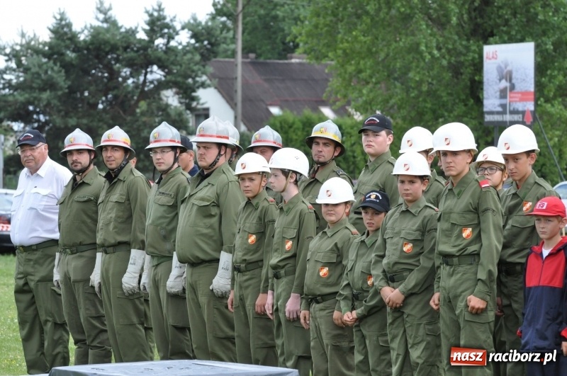 Zdjęcie w galerii na portalu naszraciborz.pl: Parada sikawek konnych w Bieńkowicach wiadomości z regionu