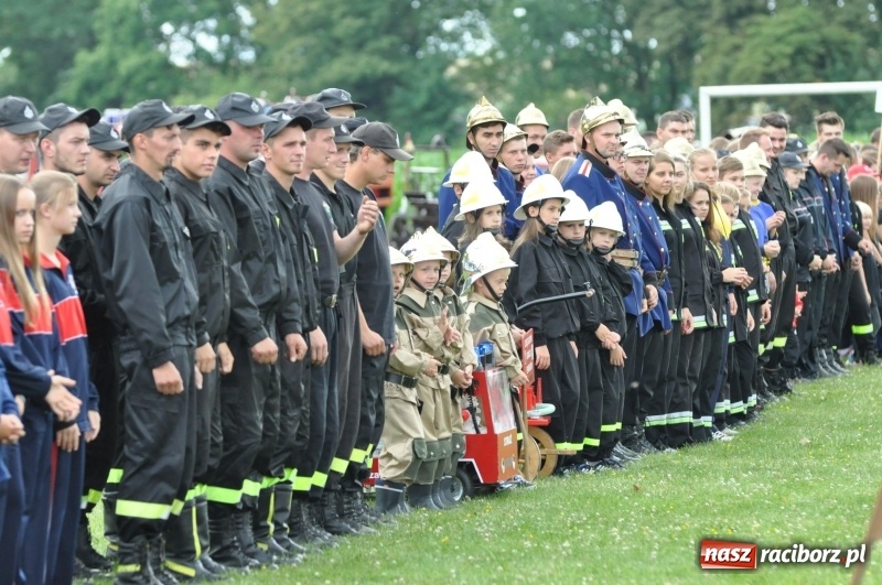 Zdjęcie w galerii na portalu naszraciborz.pl: Parada sikawek konnych w Bieńkowicach wiadomości z regionu