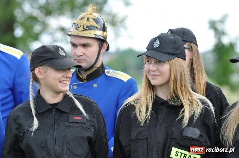 Zdjęcie w galerii na portalu naszraciborz.pl: Parada sikawek konnych w Bieńkowicach wiadomości z regionu