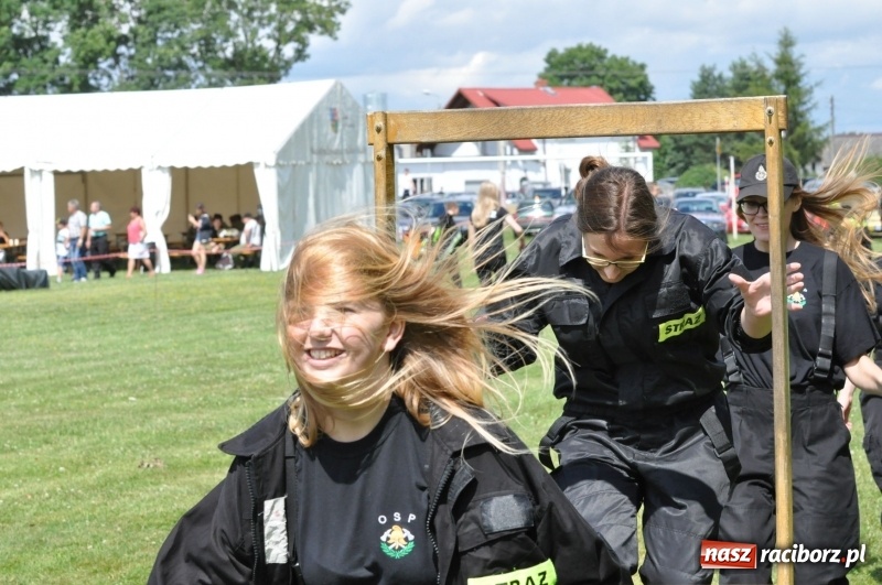 Zdjęcie w galerii na portalu naszraciborz.pl: Parada sikawek konnych w Bieńkowicach wiadomości z regionu