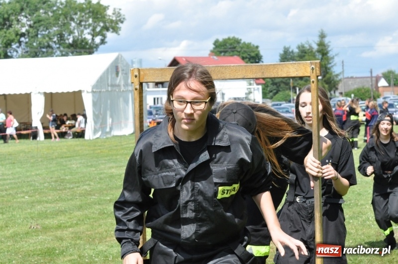 Zdjęcie w galerii na portalu naszraciborz.pl: Parada sikawek konnych w Bieńkowicach wiadomości z regionu