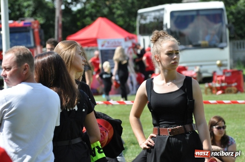 Zdjęcie w galerii na portalu naszraciborz.pl: Parada sikawek konnych w Bieńkowicach wiadomości z regionu