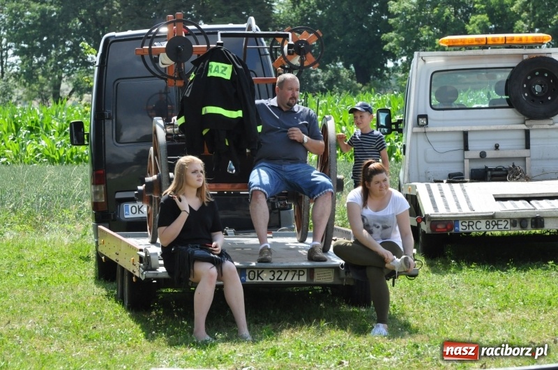 Zdjęcie w galerii na portalu naszraciborz.pl: Parada sikawek konnych w Bieńkowicach wiadomości z regionu
