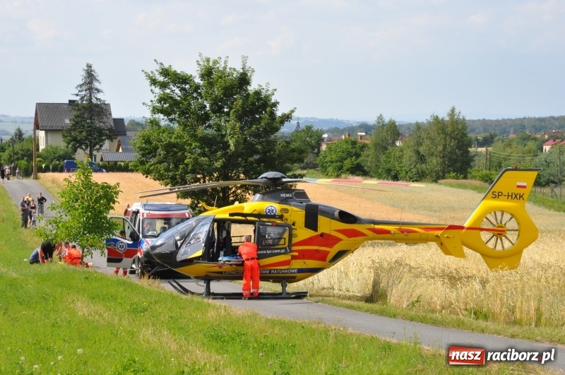 Zdjęcie w galerii na portalu naszraciborz.pl: W Brzeziu interweniowało lotnicze pogotowie ratunkowe. Poszkodowane dziecko wiadomości z regionu