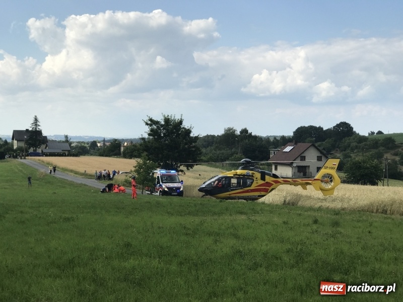 Zdjęcie w galerii na portalu naszraciborz.pl: W Brzeziu interweniowało lotnicze pogotowie ratunkowe. Poszkodowane dziecko wiadomości z regionu