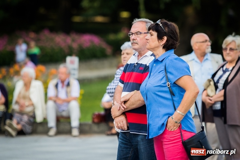 Zdjęcie w galerii na portalu naszraciborz.pl: Ruszyły koncerty letnie w parku Roth wiadomości z regionu