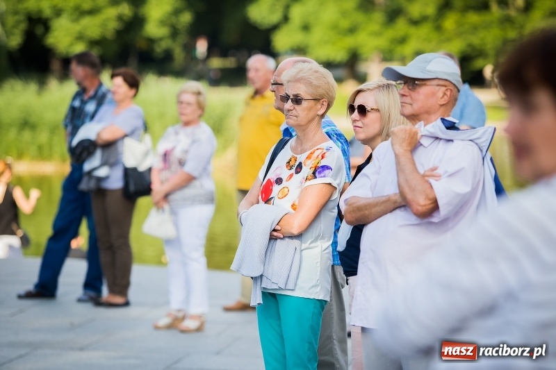 Zdjęcie w galerii na portalu naszraciborz.pl: Ruszyły koncerty letnie w parku Roth wiadomości z regionu