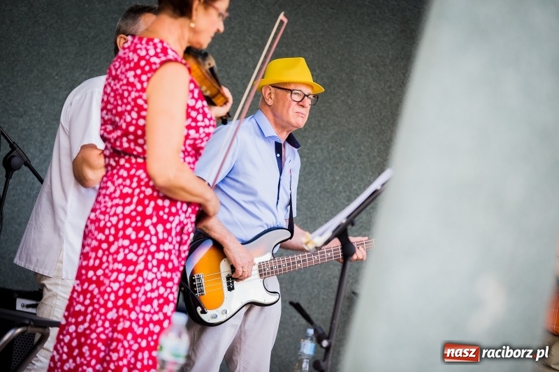 Zdjęcie w galerii na portalu naszraciborz.pl: Ruszyły koncerty letnie w parku Roth wiadomości z regionu