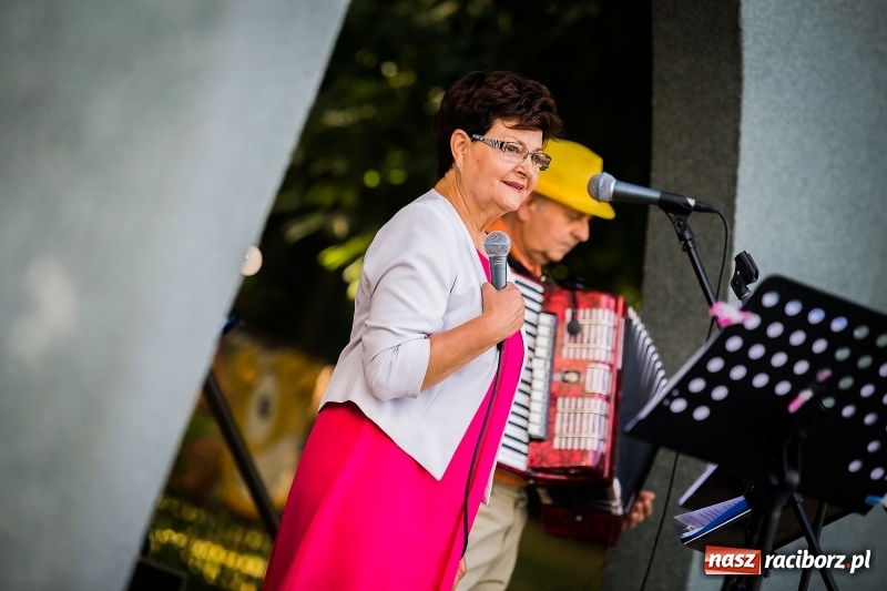 Zdjęcie w galerii na portalu naszraciborz.pl: Ruszyły koncerty letnie w parku Roth wiadomości z regionu