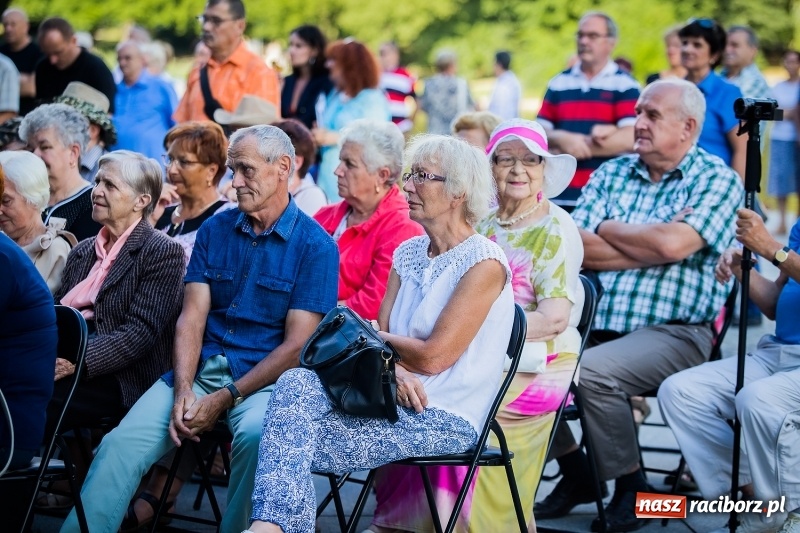 Zdjęcie w galerii na portalu naszraciborz.pl: Ruszyły koncerty letnie w parku Roth wiadomości z regionu