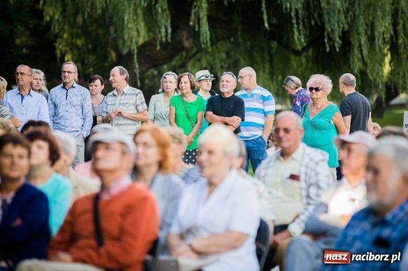 Zdjęcie w galerii na portalu naszraciborz.pl: Ruszyły koncerty letnie w parku Roth wiadomości z regionu
