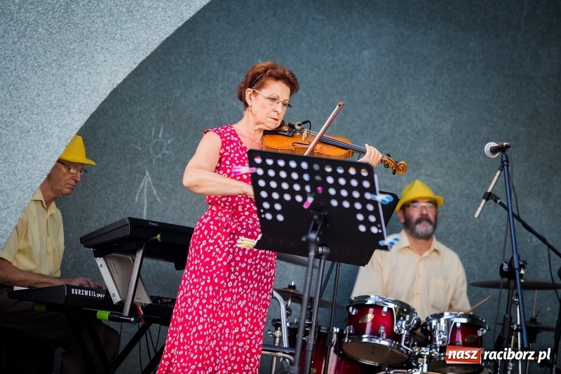 Zdjęcie w galerii na portalu naszraciborz.pl: Ruszyły koncerty letnie w parku Roth wiadomości z regionu
