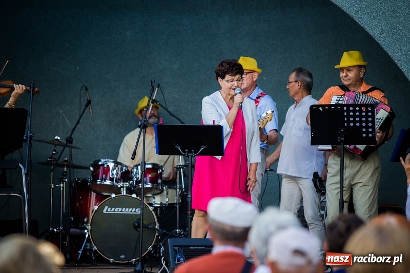 Zdjęcie w galerii na portalu naszraciborz.pl: Ruszyły koncerty letnie w parku Roth wiadomości z regionu