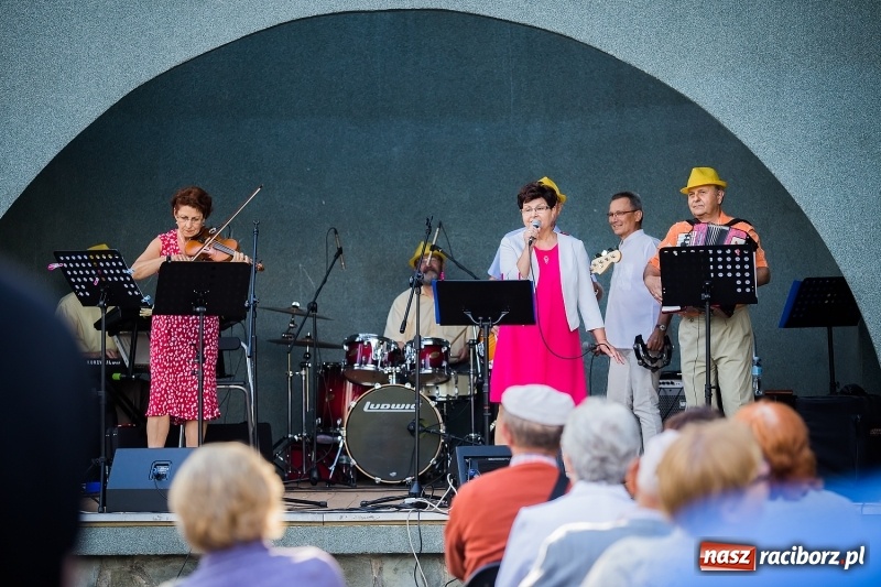 Zdjęcie w galerii na portalu naszraciborz.pl: Ruszyły koncerty letnie w parku Roth wiadomości z regionu