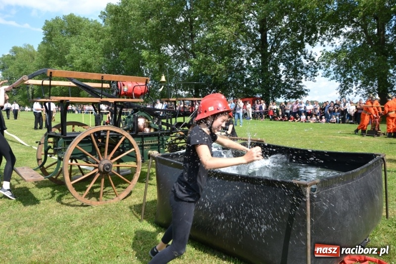 Zdjęcie w galerii na portalu naszraciborz.pl: Strażacki hat-trick Tworkowa. Pech gospodarzy z Bieńkowic  wiadomości z regionu