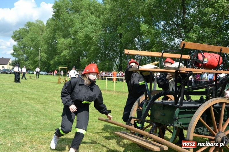 Zdjęcie w galerii na portalu naszraciborz.pl: Strażacki hat-trick Tworkowa. Pech gospodarzy z Bieńkowic  wiadomości z regionu