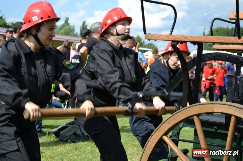 Zdjęcie w galerii na portalu naszraciborz.pl: Strażacki hat-trick Tworkowa. Pech gospodarzy z Bieńkowic  wiadomości z regionu