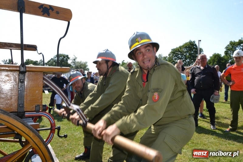 Zdjęcie w galerii na portalu naszraciborz.pl: Strażacki hat-trick Tworkowa. Pech gospodarzy z Bieńkowic  wiadomości z regionu